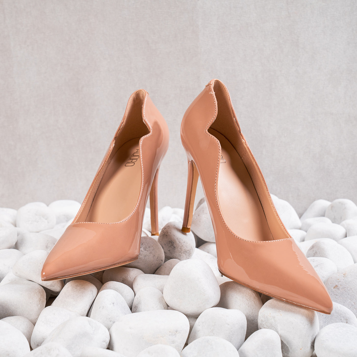 Vogue V-Cut